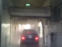 Забыла закрыть багажник...
