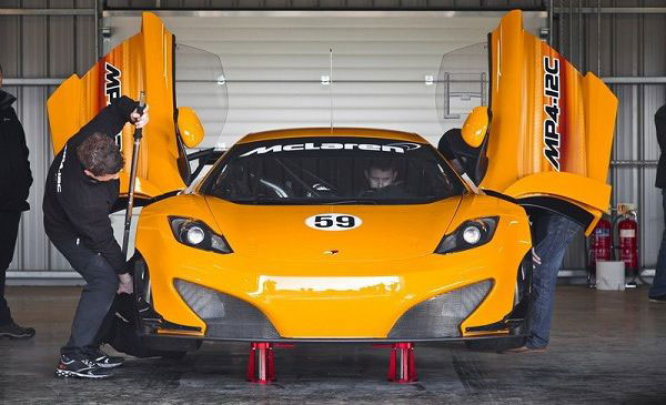 Суперкар McLaren MP4-12C (10 фото)