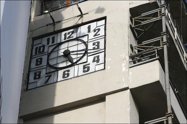 Устройство механических часов "Известия"