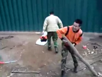 Корейские солдаты отжигают