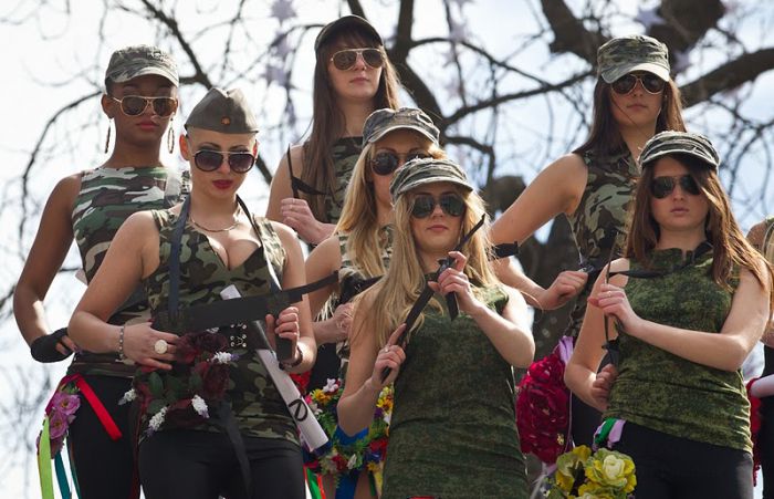 Акция FEMEN  «Фашизофрения»