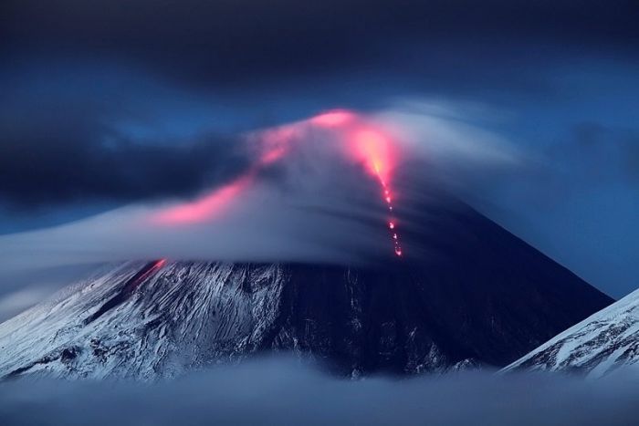 Извержение вулкана Ключевская сопка (13 фото)