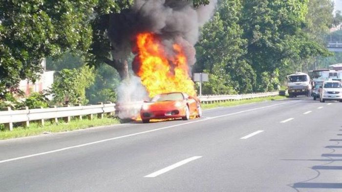 Поездка на Ferrari закончилась неудачей (5 фото)