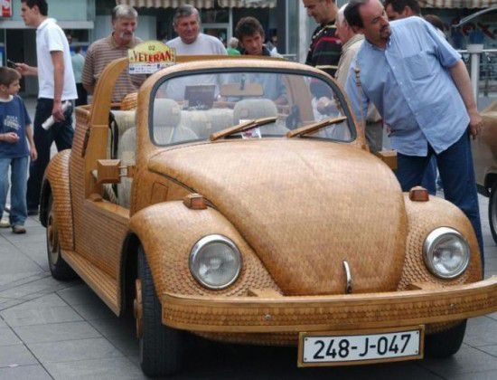 Автомобиль из дерева