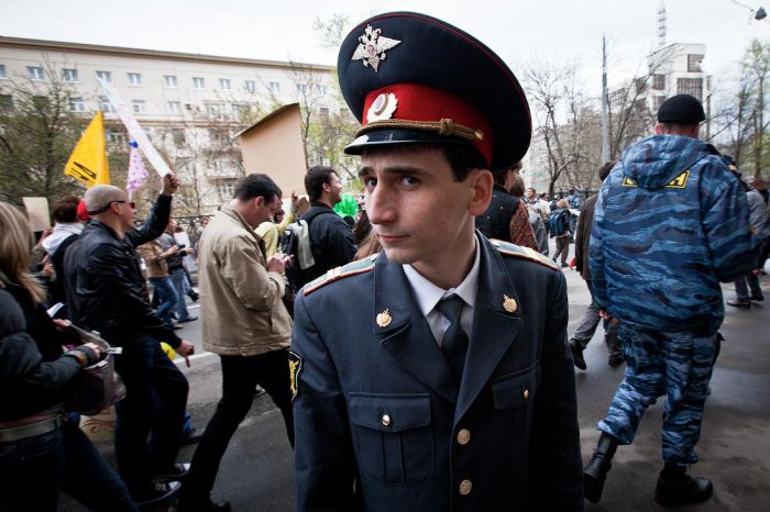 Монстрация на бульваре (25 фото)