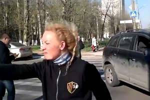 Разборки на дороге от девушки под лсд