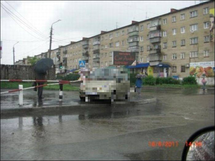 Блондинка припарковалась (3 фото)
