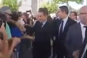 Саркози хотели забрать с собой?