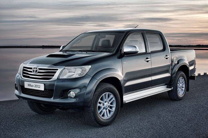 Обновленная версия пикапа Toyota Hilux придет в Россию осенью (4 фото)
