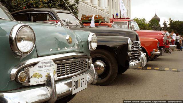 Выставка раритетных автомобилей