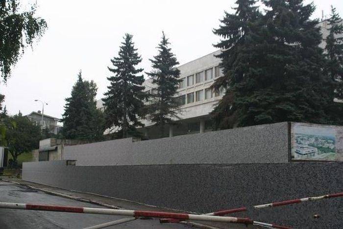 Город прикрывают к приезду президента (3 фото)