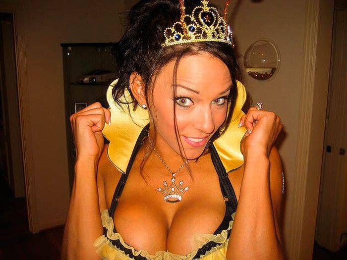 Девушки с Playboy на Хэллоуин (100 фото)