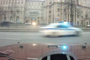 Решил обогнать кортеж