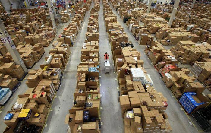 Склад интернет магазина Amazon
