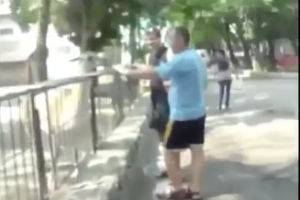 Пьяный пристаёт к ламе