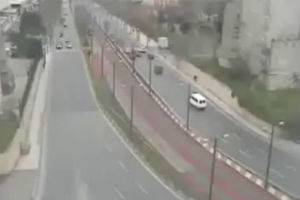 Трамвай не уступил дорогу