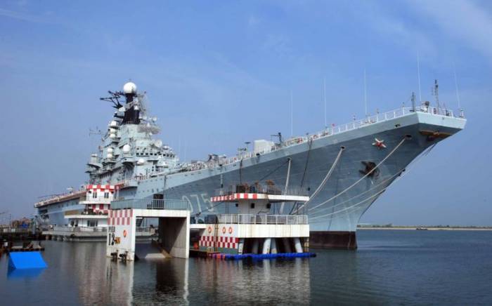 Китайский отель на авианосце «Киев» (17 фото)