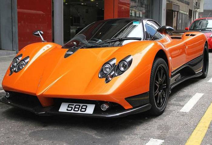 Разбили шикарный суперкар Pagani Zonda F (10 фото)