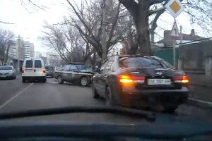 Дерево дорогу переходило?