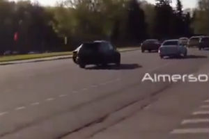 Audi R8 на красный пролетела