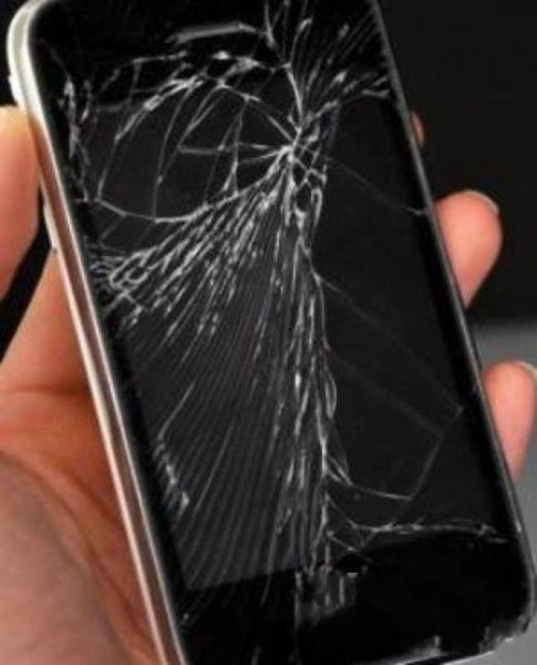 iPhone взорвался в руках (3 фото)
