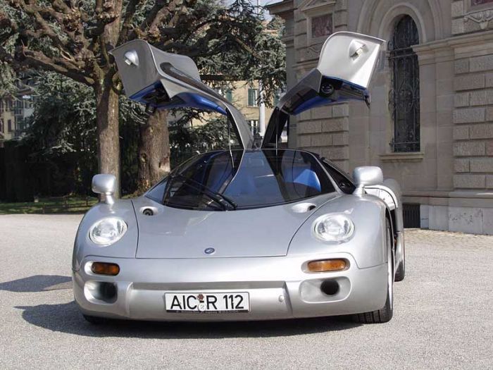 Isdera Commendatore 112i