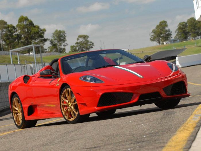 Ferrari Scuderia Spider 16M