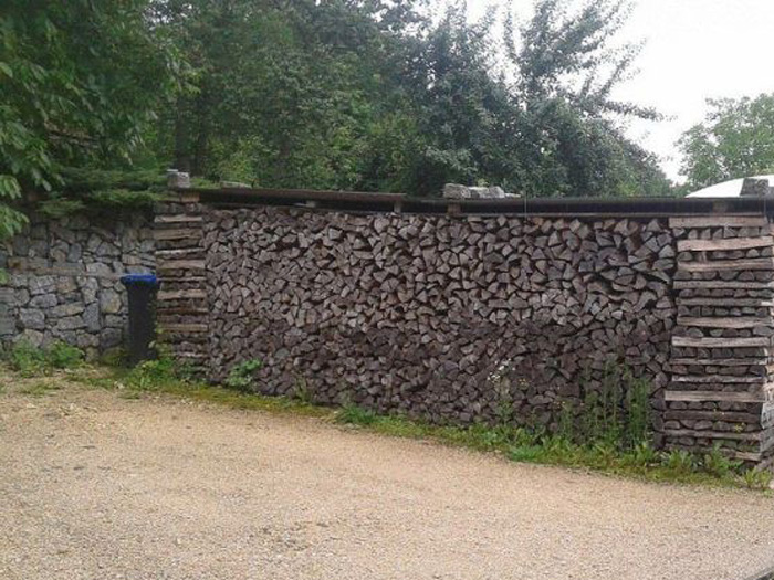 Уникальный гараж (3 фото)