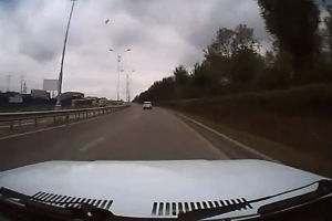 Жестко проучил авто-хулигана