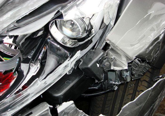 Сотрудник автомойки совершил три ДТП на чужом Kia