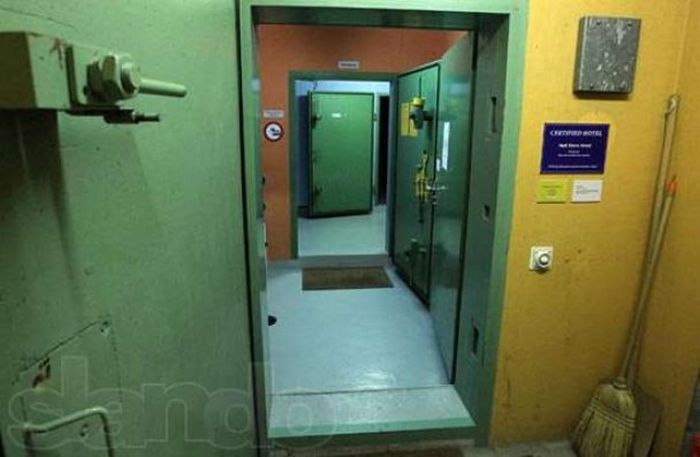 Комфортабельные номера в подземном бункере