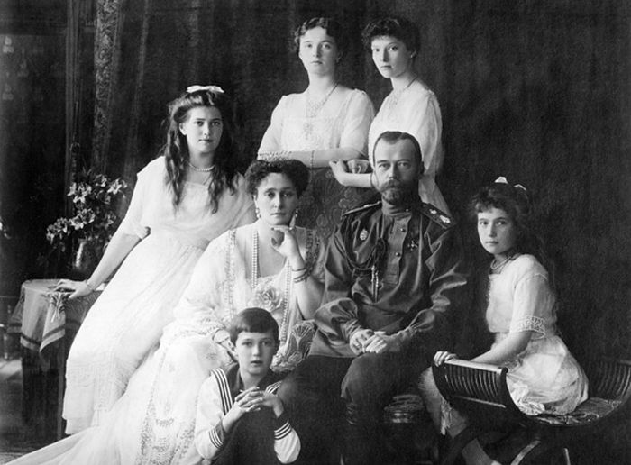 Самые жуткие наговоры и родовые проклятия известных людей