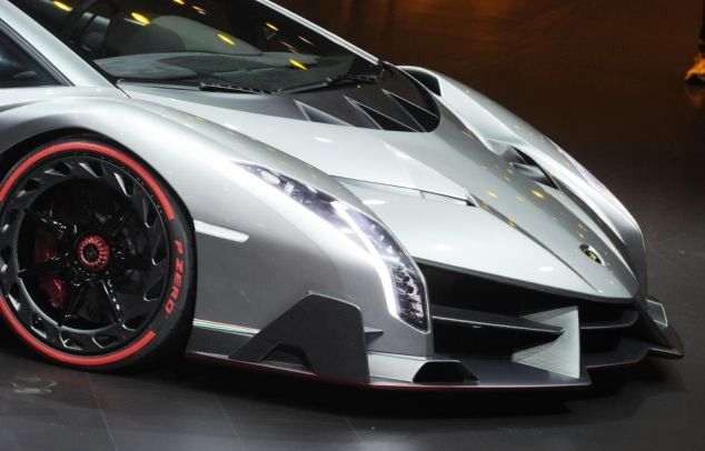 Эксклюзивный суперкар Veneno