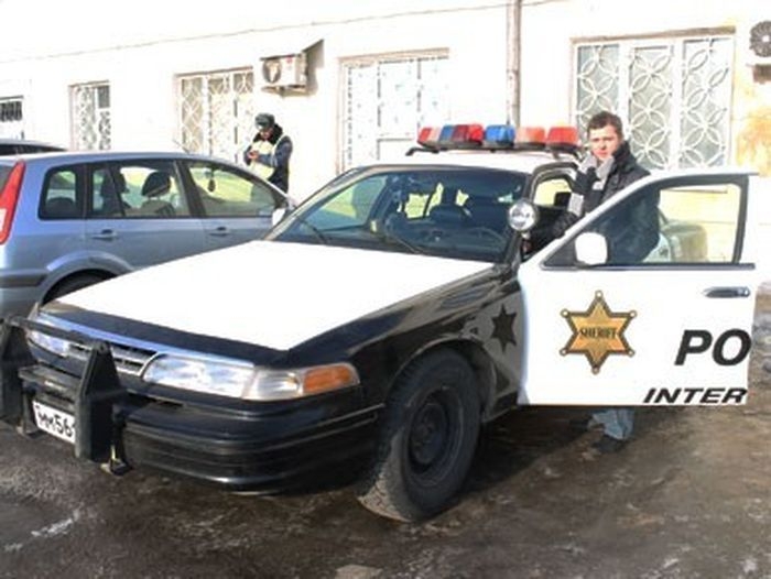 Американский полицейский автомобиль в Туле