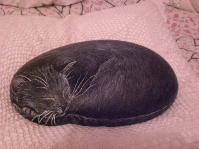 Потрясающие картины котов на камнях