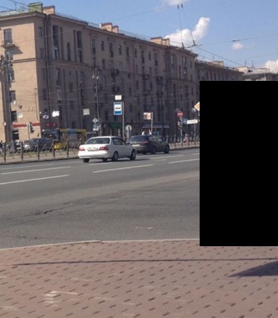 Откровенный наряд модницы