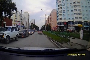 Велосипедист выскочил из ниоткуда