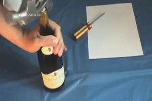 Как удалить из бутылки корок без штопора
