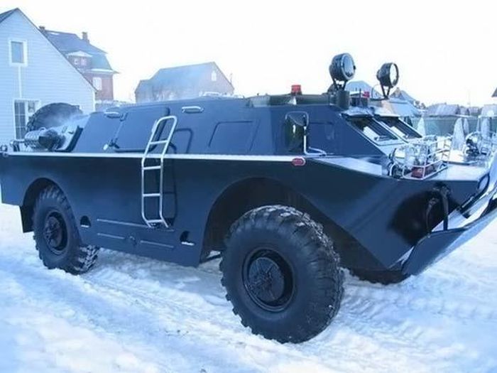 Отечественный вездеход БРДМ-2