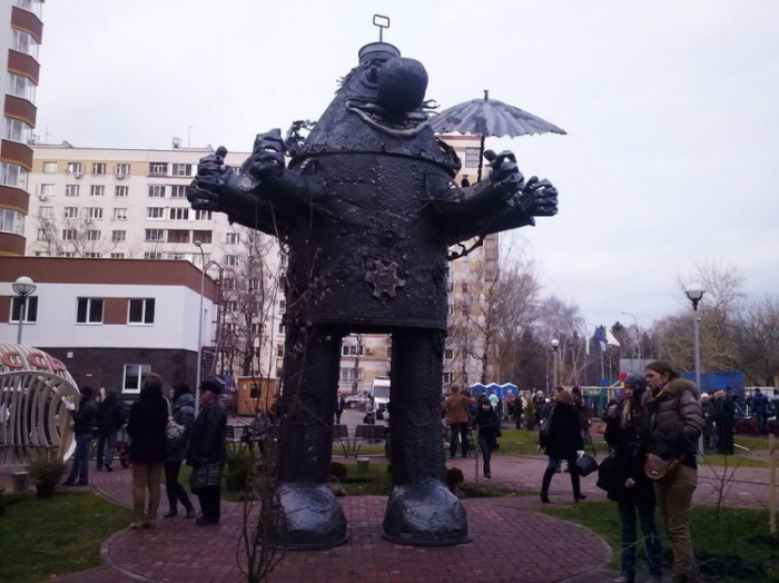 В Нижнем Новгороде установили скульптуру Громозеки