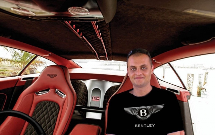 Лысый на двух Bentley