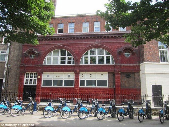 Украинец купил станцию метро Brompton Road в Лондоне