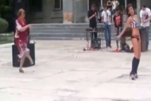 Бабуля vs молодая танцовщица