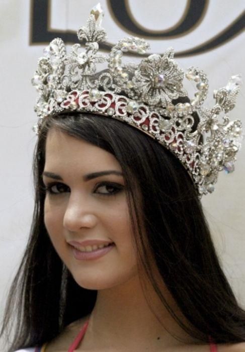 Зверское убийство “Мисс Венесуэлы" и ее семьи