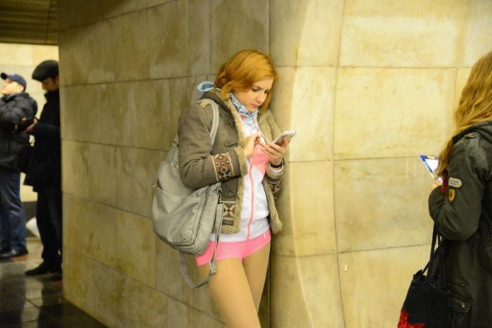 Киевляне в нижнем белье прокатились на метро