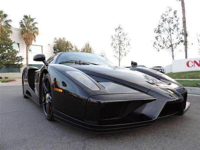 Спорткар Ferrari Enzo