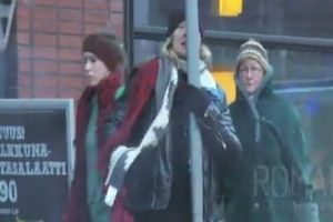 Прикольный розыгрыш с примерзшим языком