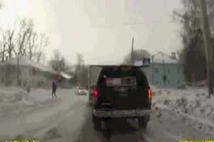Недовольный водитель Газели против пешехода