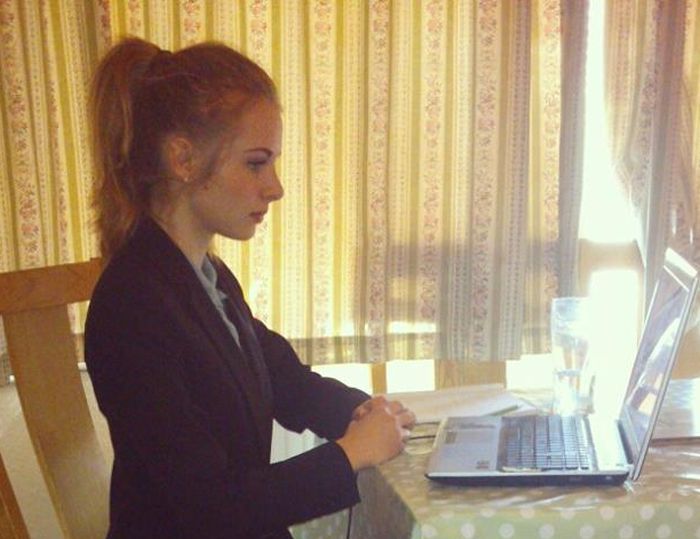 Подготовилась к интервью по интернету