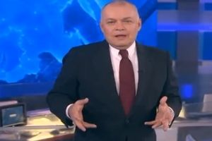 Почему известный русский клоун машет руками